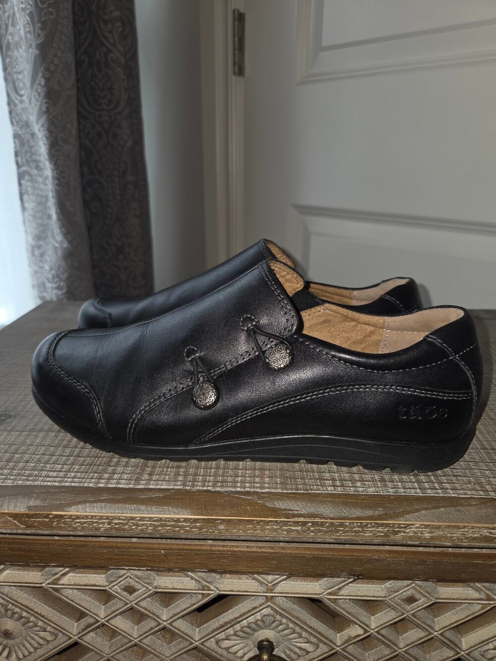 Taos Blend Premium Leather Comfort Slip-On Shoe Size 8 Artisan Hardware Black